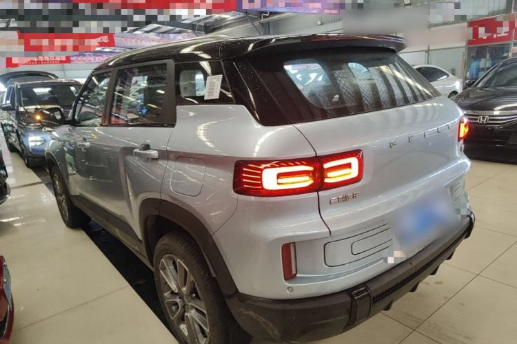 Geely Icon 2026 — 4