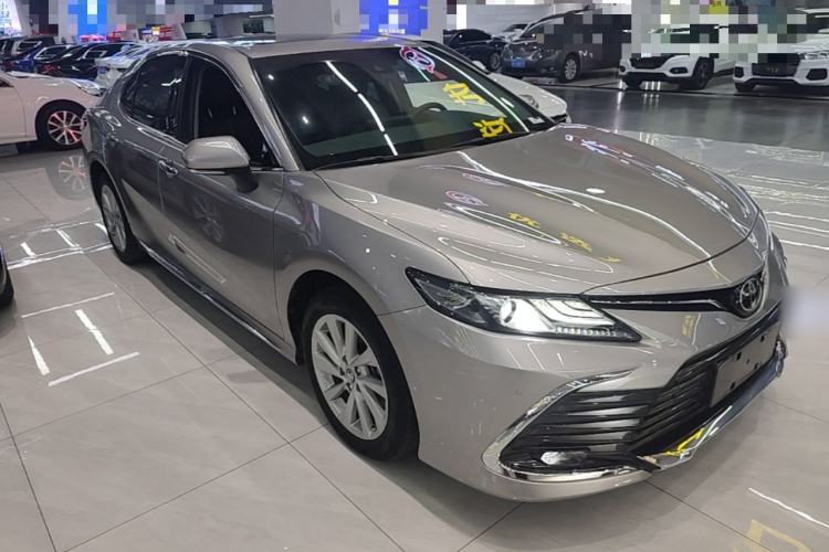 Toyota Camry 2023 — 3