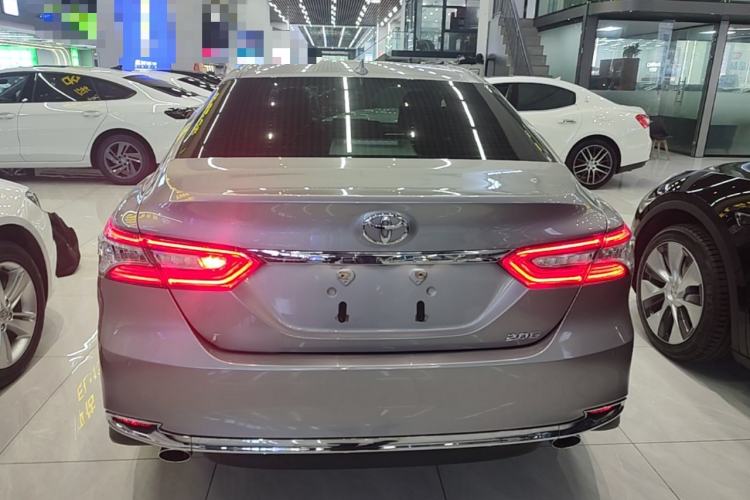 Toyota Camry 2023 — 5