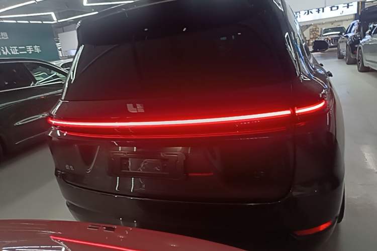 Li Auto L9 2022 — 5
