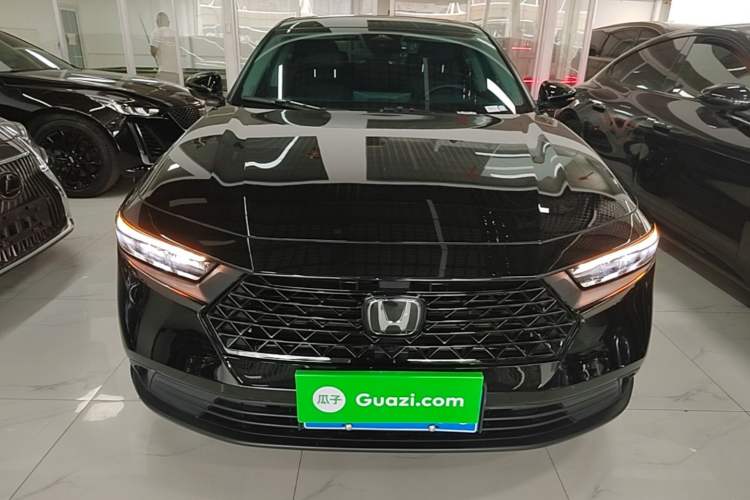 Honda Accord 2025 — 2