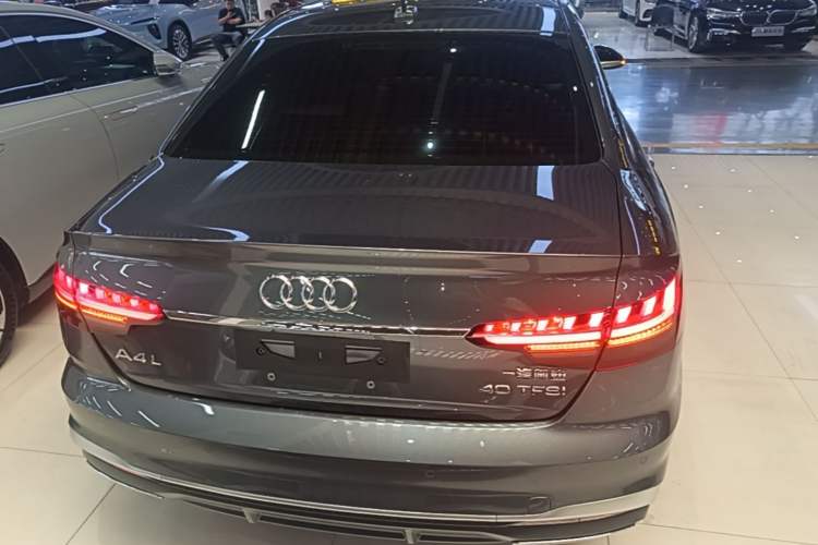 Audi A4 2020 — 5