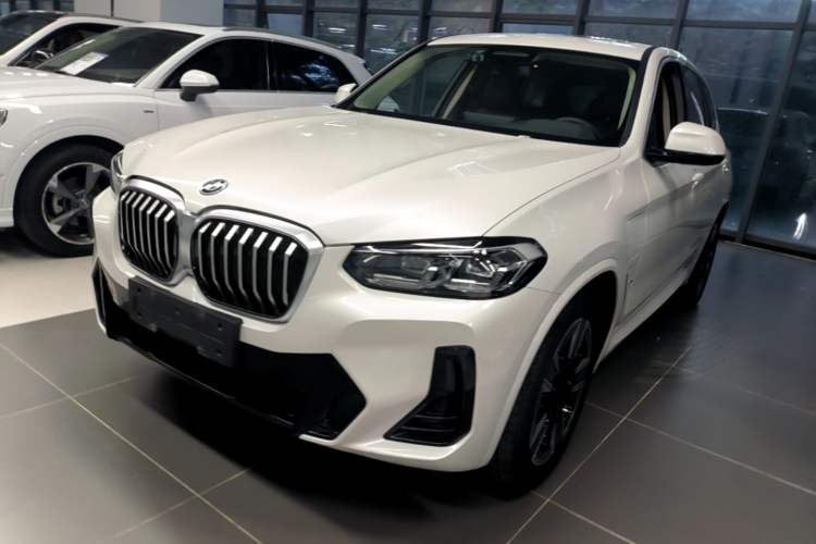 BMW iX3 2022 — фото 1