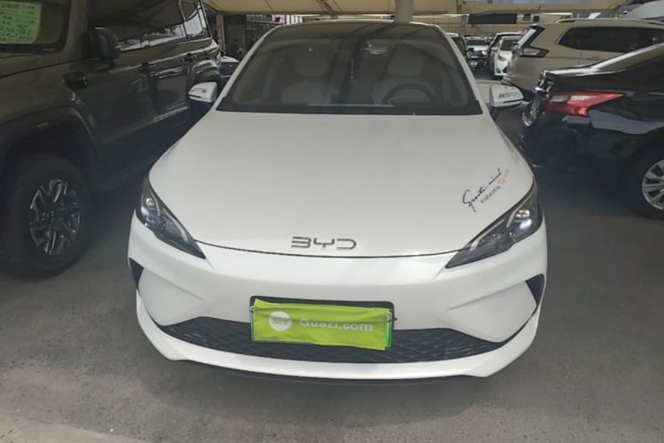BYD Seal 05 DM-i 2025 — фото 2