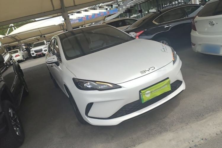 BYD Seal 05 DM-i 2025 — фото 3