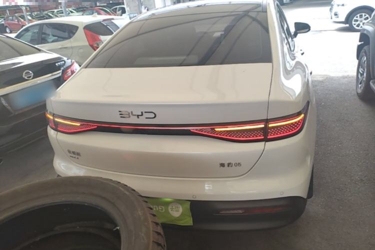 BYD Seal 05 DM-i 2025 — фото 5