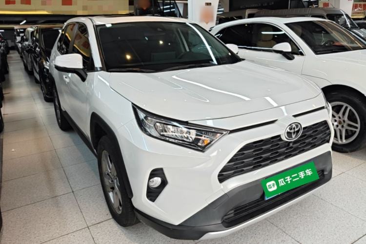 Toyota RAV4 2021 — 3