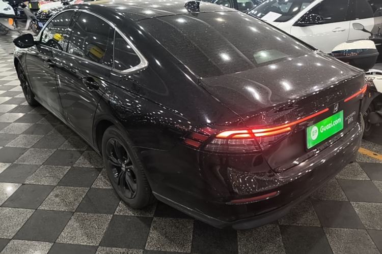 Honda Accord 2025 — 4