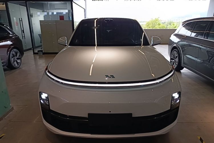 Li Auto L8 2025 — фото 2