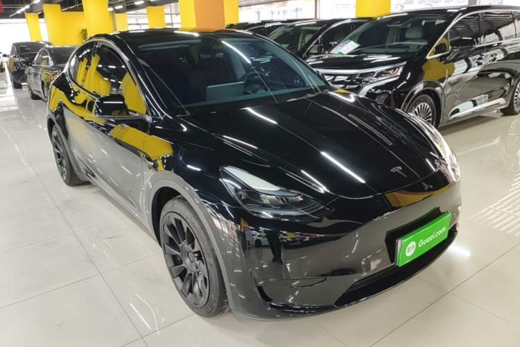 Tesla Model Y 2022 — 3