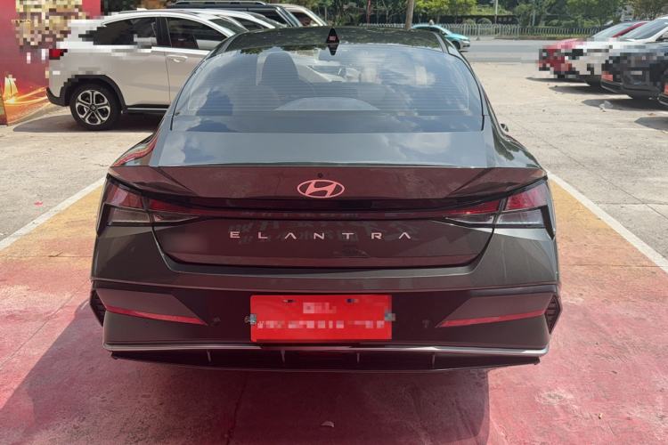 Hyundai Elantra 2023 — фото 2