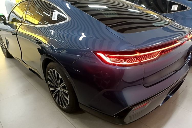 Geely Galaxy 8 2025 — фото 4