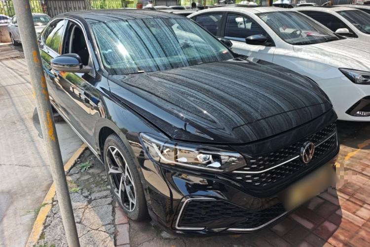 Volkswagen Passat 2023 — 3