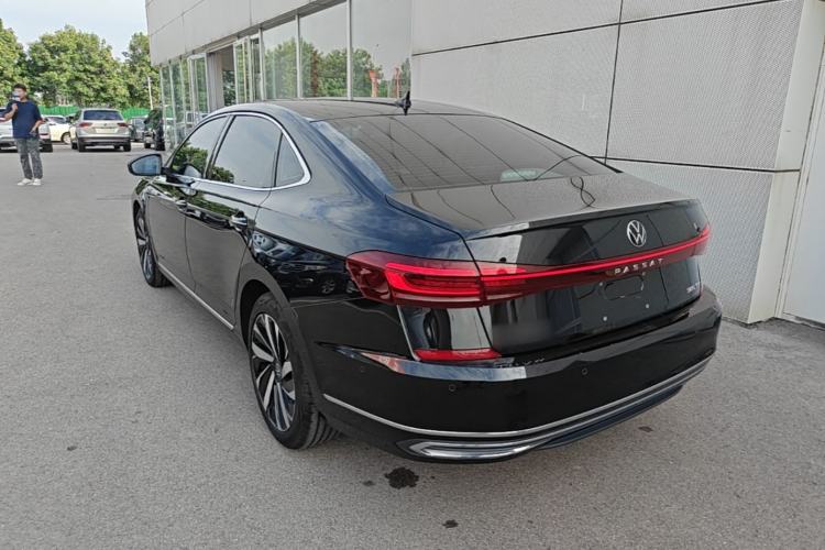 Volkswagen Passat 2025 — фото 4