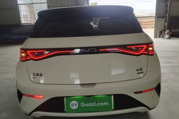 BYD Dolphin 2025 — 5