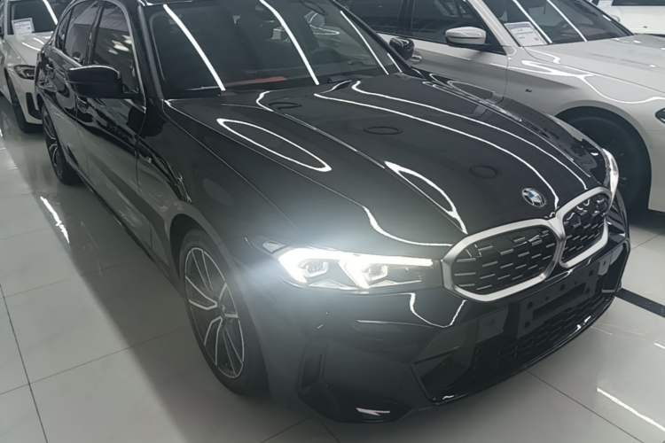 BMW 325Li 2023 — 3