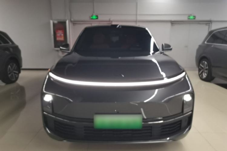 Li Auto L8 2024 — 2