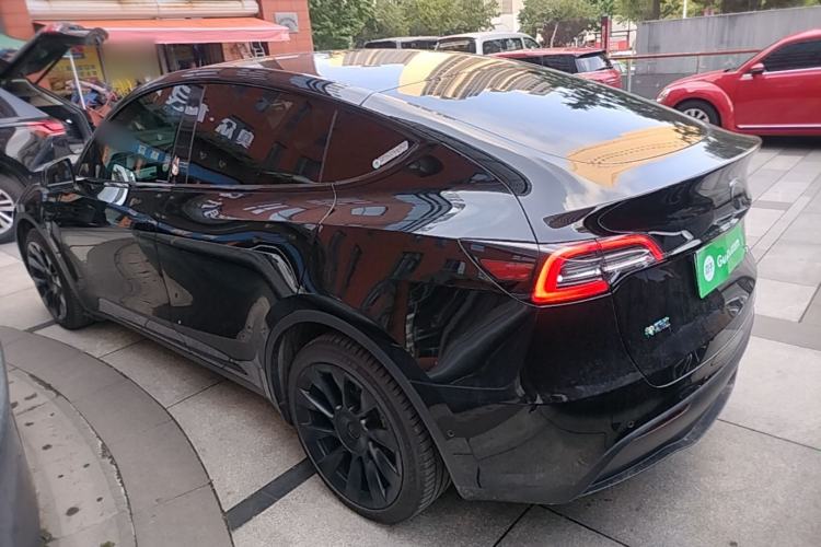 Tesla Model Y 2022 — 4