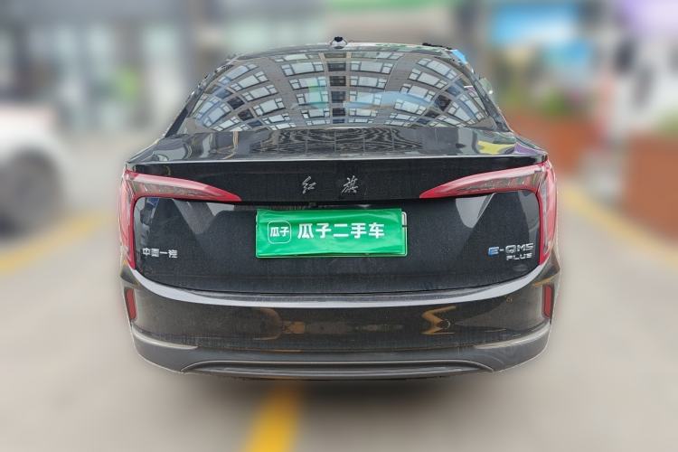 Hongqi E-QM5 2023 — 3