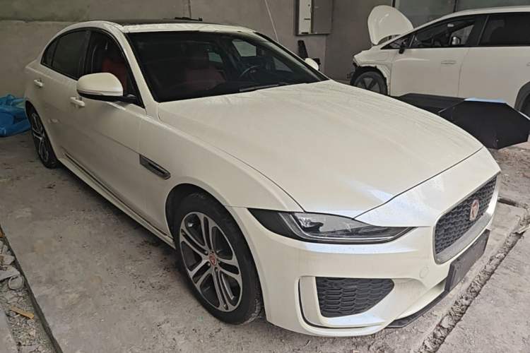 Jaguar XEL 2022 — 3