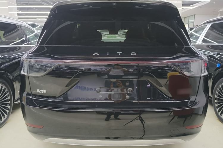 AITO M9 2024 — 5