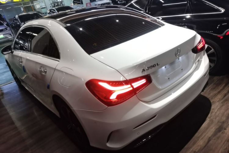Mercedes-Benz A 200 L 2022 — фото 4