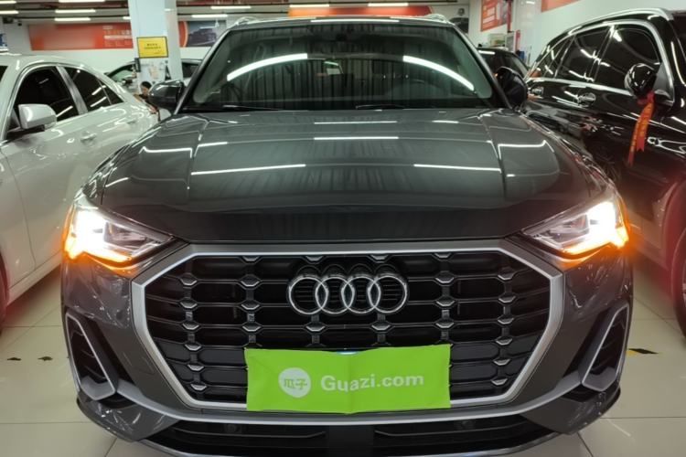 Audi Q3 2021 — 2