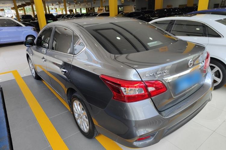 Nissan Sentra 2022 — 4