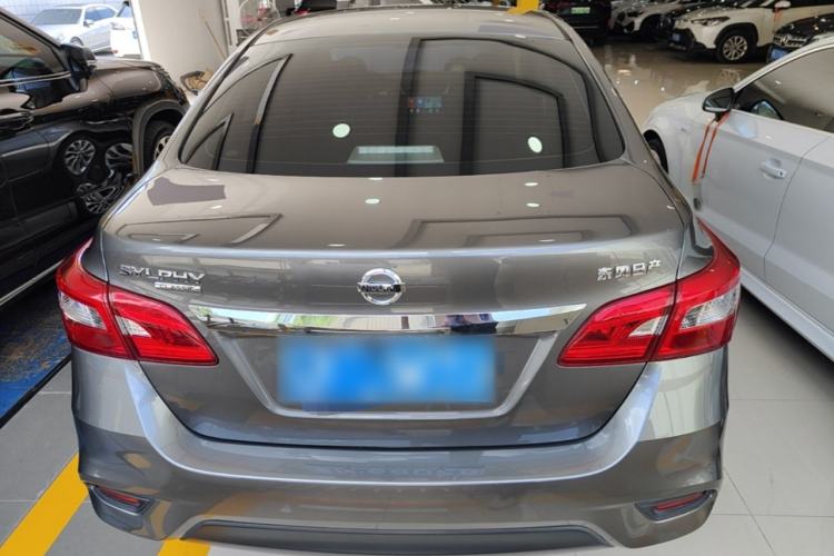 Nissan Sentra 2022 — 5