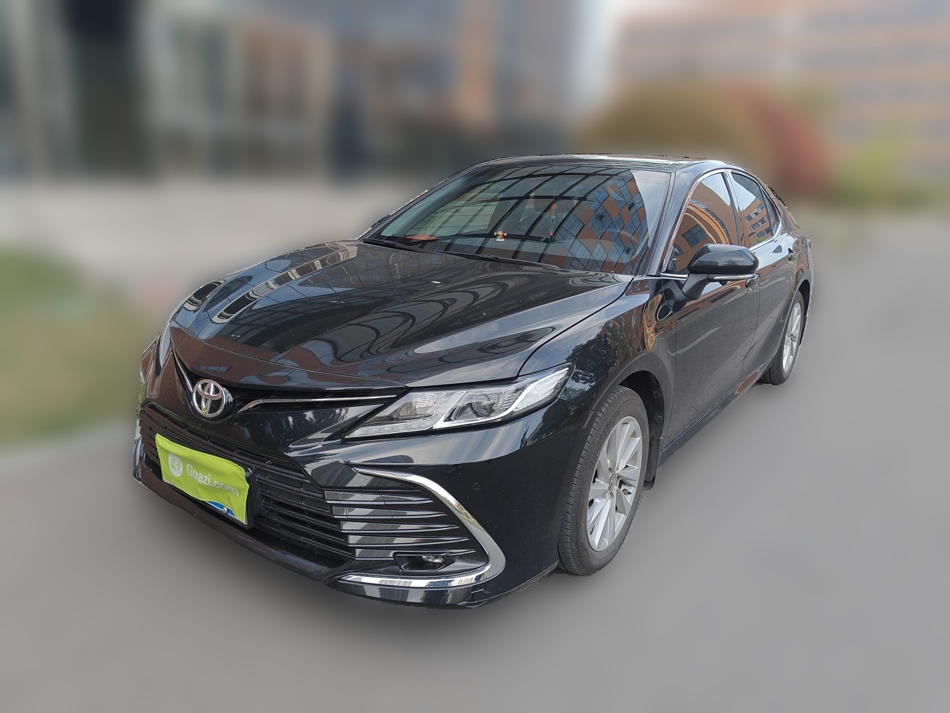 Toyota Camry 2023 — фото 1