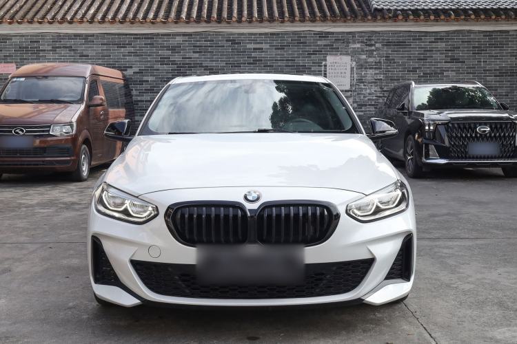 BMW 120i 2022 — фото 2
