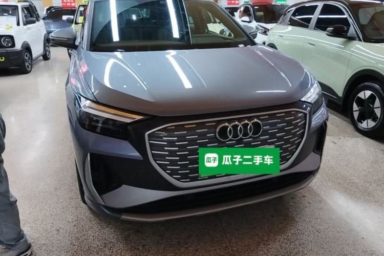 Audi Q4 e-tron 2024 — 2