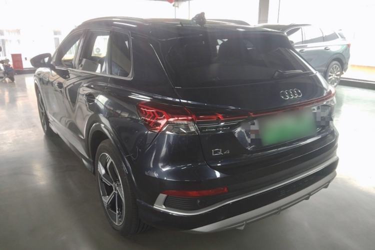 Audi Q4 e-tron 2024 — 4