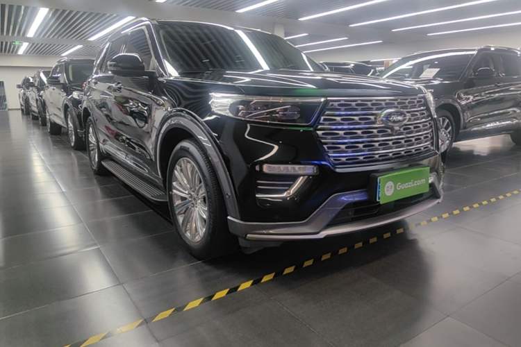 Ford Explorer 2020 — фото 3