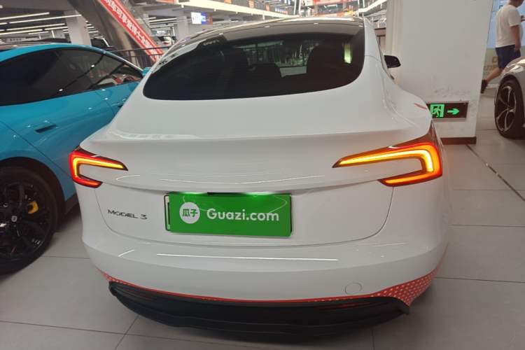 Tesla Model 3 2023 — 5