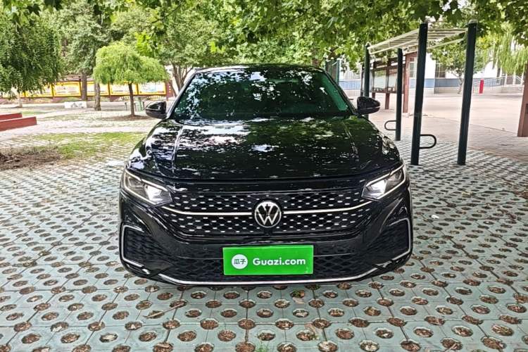 Volkswagen Passat 2022 — 2