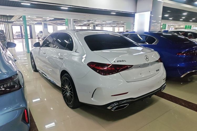 Mercedes-Benz C 260 L 2024 — 4