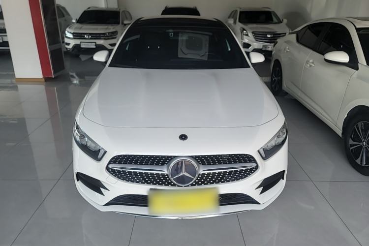 Mercedes-Benz A 200 L 2021 — 2
