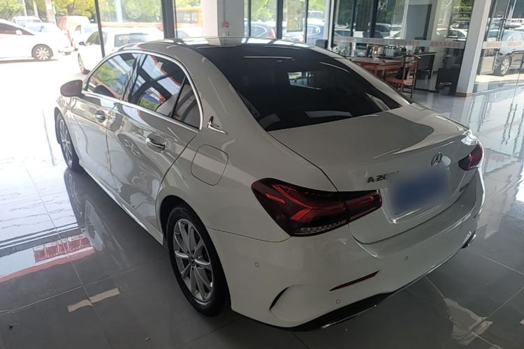 Mercedes-Benz A 200 L 2021 — 4