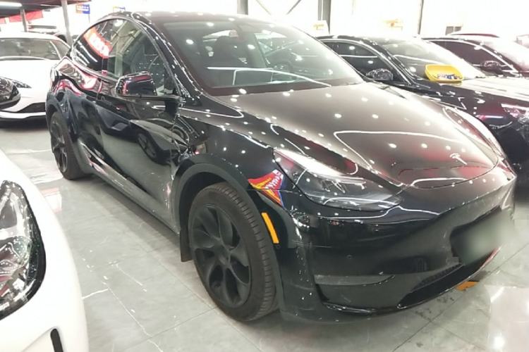 Tesla Model Y 2022 — 3