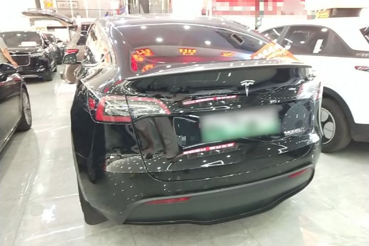Tesla Model Y 2022 — 4