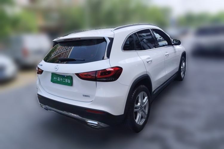 Mercedes-Benz GLA 200 2022 — 4