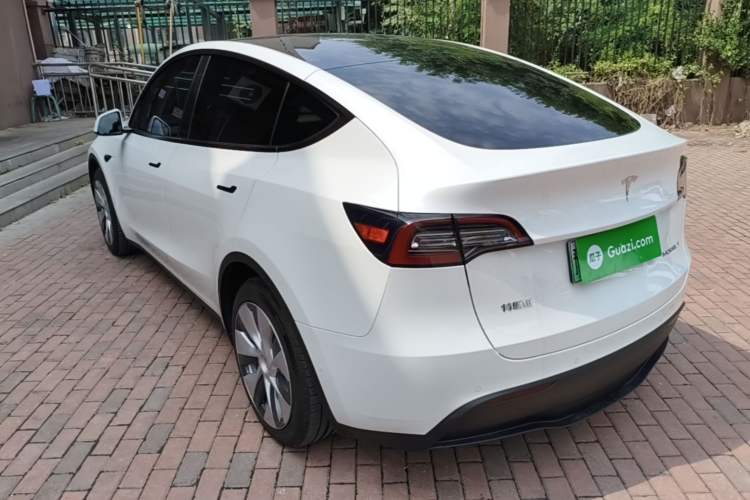 Tesla Model Y 2022 — 4