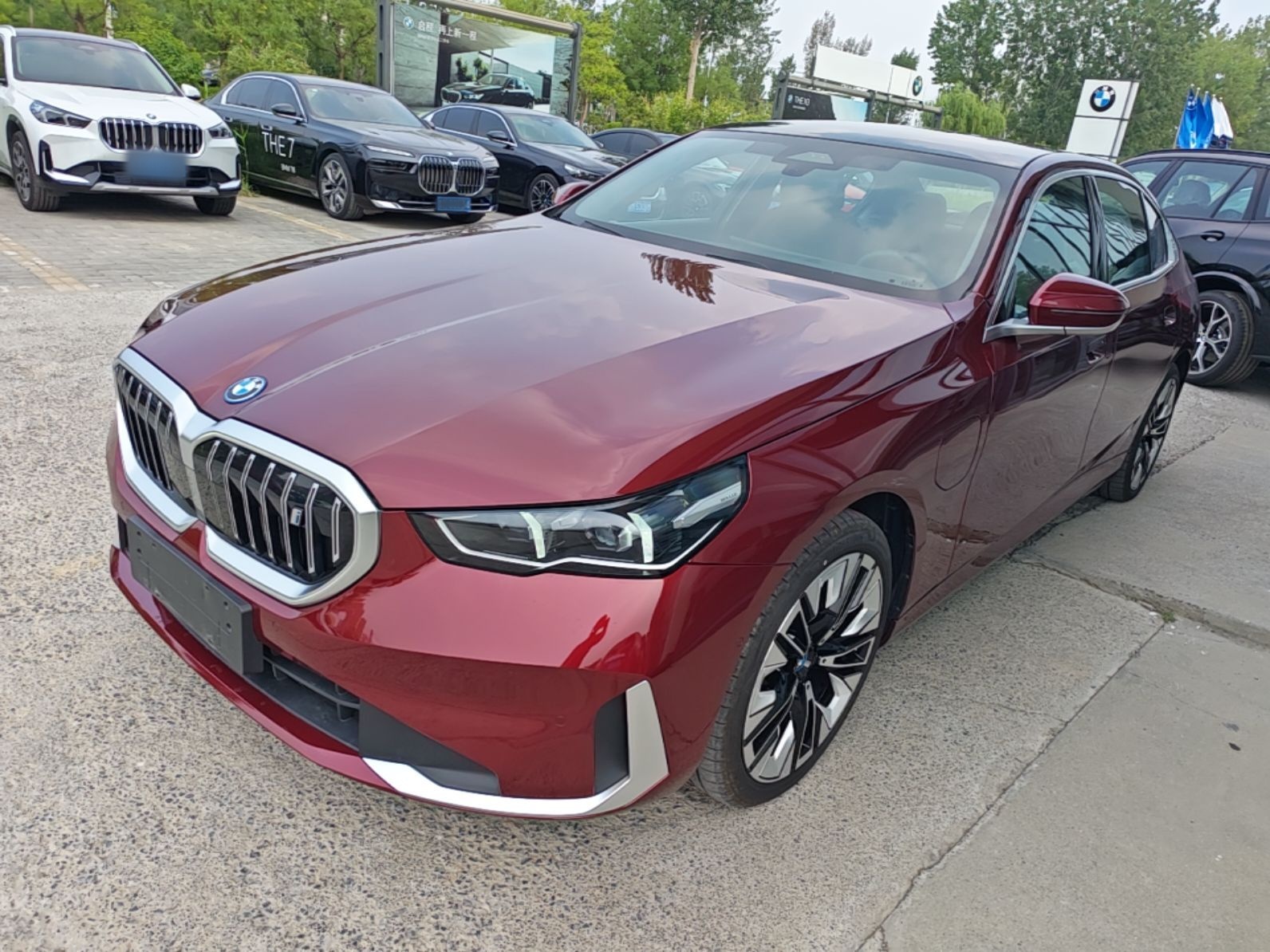 BMW i5 2025 — фото 1