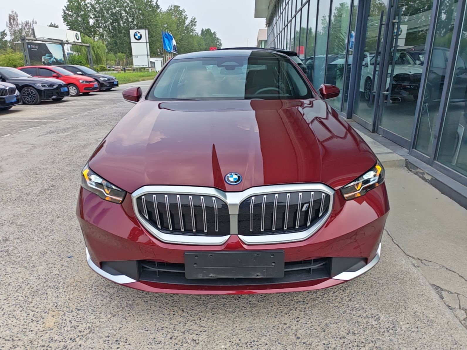 BMW i5 2025 — фото 2