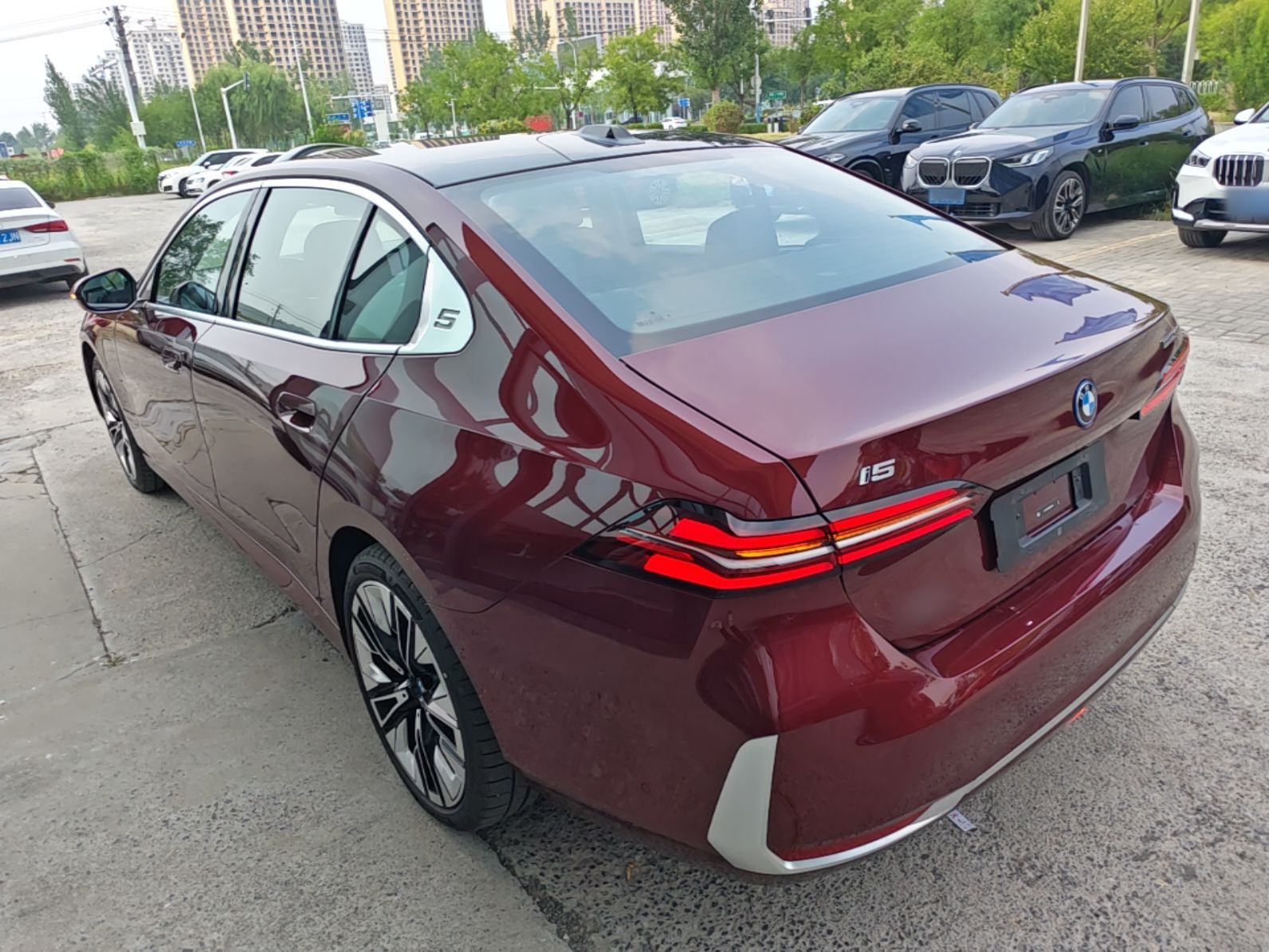 BMW i5 2025 — фото 4