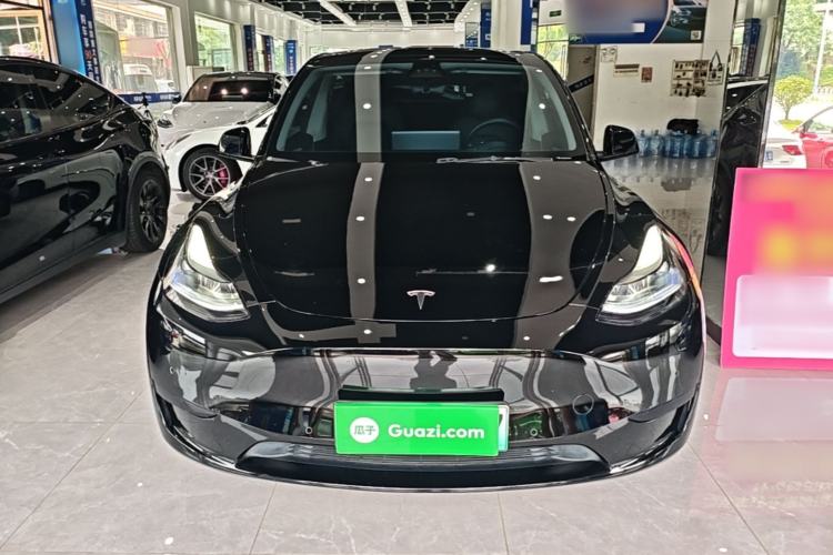 Tesla Model Y 2023 — 2