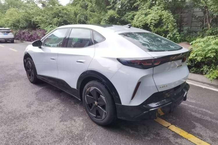 Volkswagen ID.UNYX 2024 — 4