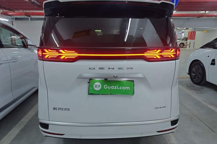 Denza D9 2022 — 5