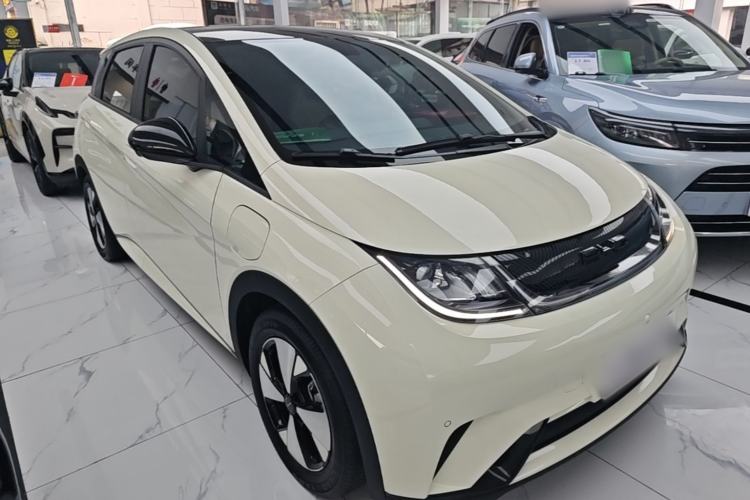 BYD Dolphin 2023 — 3